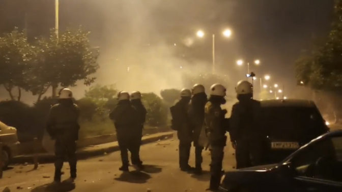 Επεισόδια τώρα στην Νέα Σμύρνη