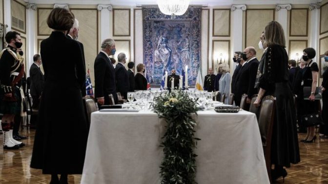 Συγκινητικές αναφορές στο επίσημο δείπνο του Προεδρικού Μεγάρου για τα 200 χρόνια