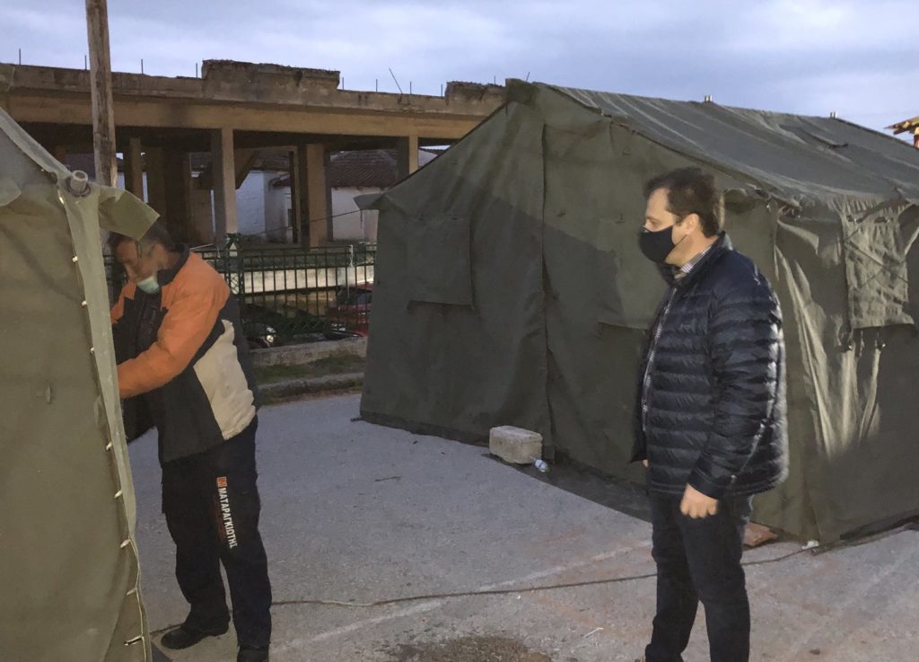 Δίπλα στους σεισμοπαθείς συμπολίτες μας συνεχίζει ο Θανάσης Λιούτας