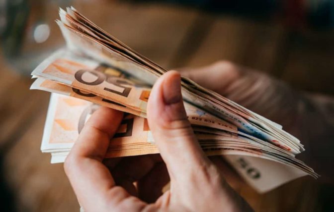 Στα 1.300 ευρώ θα φτάσει το επίδομα ανεργίας