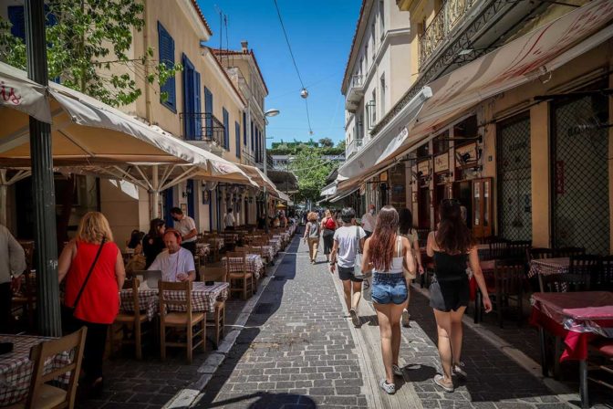 3 Μαΐου ανοίγει η εστίαση, 15 Μαΐου ο τουρισμός και οι μετακινήσεις εκτός νομού