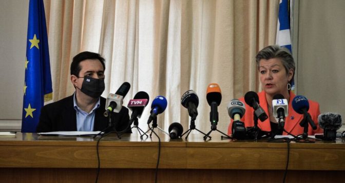 Οι Ευρωπαίοι ξεσκεπάζουν τον ψεύτη Μηταράκη