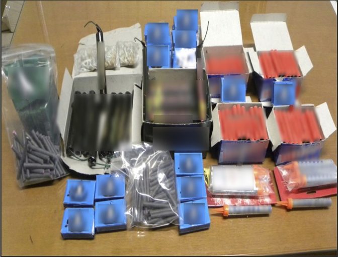 Τρίκαλα: Συλλήψεις για παράνομα βεγγαλικά