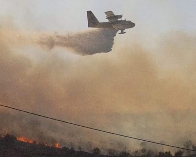 Φωτιά στην Πάρο: έρχονται ενισχύσεις από Αθήνα, Πειραιά, Νάξο, Σάμο