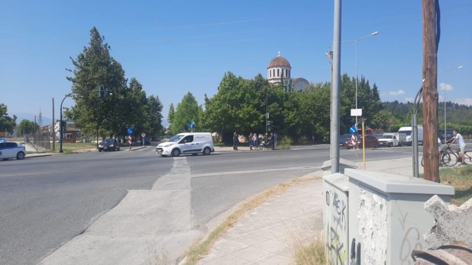 Σοβαρός τραυματισμός νεαρού ντελιβερά στα Τρίκαλα