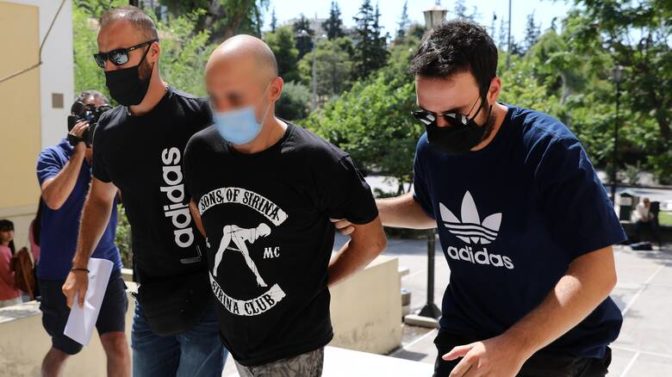 Ηλιούπολη: Αστυνομικός και πατέρας 19χρονης αντιμέτωποι με βαρύτατες κατηγορίες