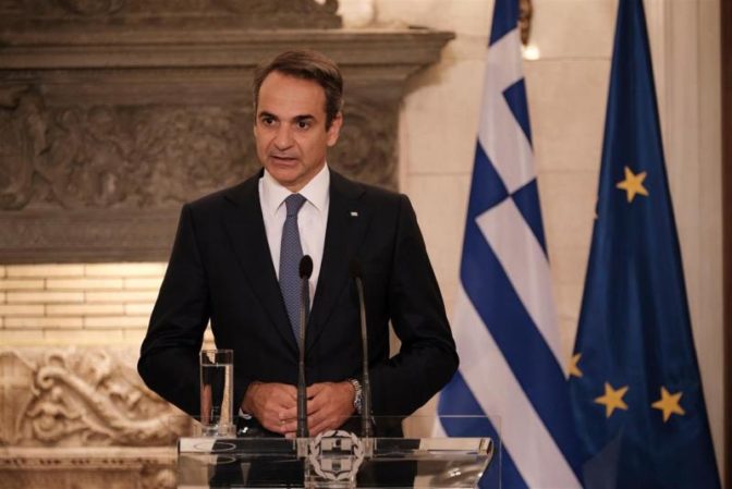Καρότο και μαστίγιο για τον εμβολιασμό δια στόματος πρωθυπουργού