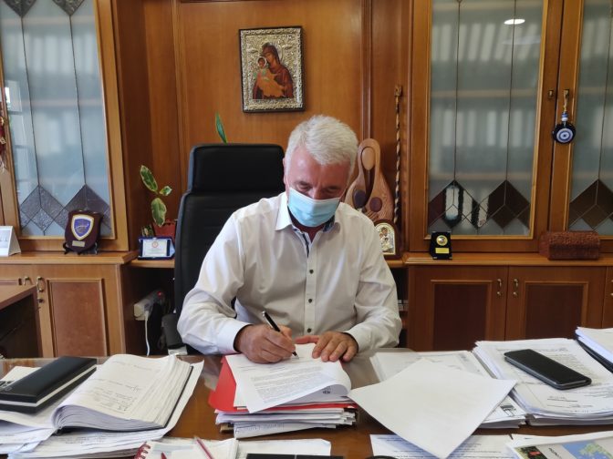 Υπογράφηκε η σύμβαση για το έργο «ΑΠΟΧΕΤΕΥΣΗ ΟΜΒΡΙΩΝ ΕΠΕΚΤΑΣΗΣ ΠΟΛΗΣ ΚΑΛΑΜΠΑΚΑΣ ΔΗΜΟΥ ΜΕΤΕΩΡΩΝ»