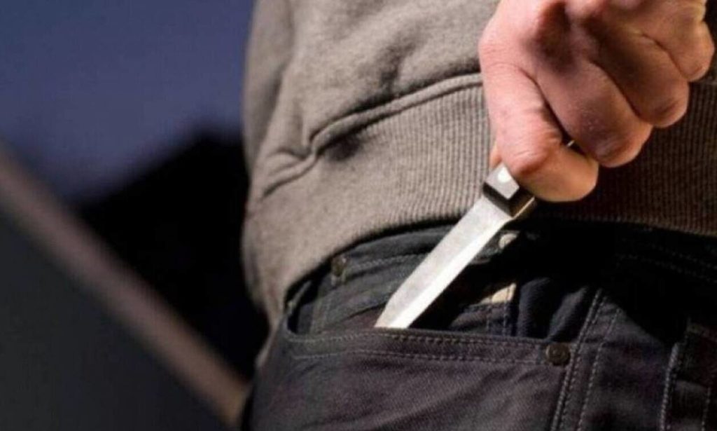 Σύλληψη άνδρα στα Γιαννιτσά. Έβγαλε μαχαίρι σε παρέα εφήβων