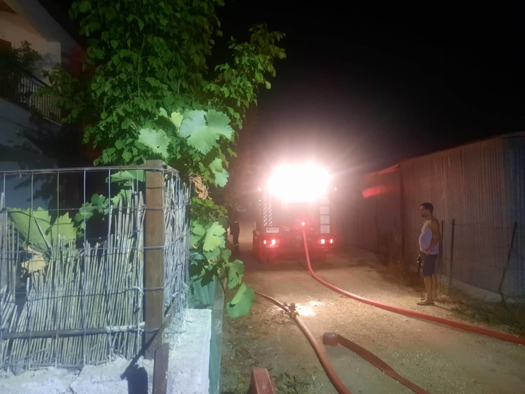 Φωτιά σε οικία στα Τρίκαλα που υπήρχαν αποθηκευμένες φιάλες υγραερίου