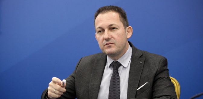 Στέλιος Πέτσας: «Τζαμπατζήδες» οι ανεμβολίαστοι