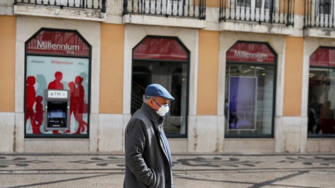 ΠΟΡΤΟΓΑΛΙΑ: Με 70% του πληθυσμού να έχει εμβολιαστεί πλήρως, χαλαρώνει τους περιορισμούς