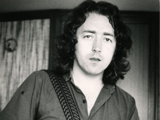 O Rory Gallagher ανακηρύχτηκε ως ο 'Σπουδαιότερος μουσικός της Ιρλανδίας'!