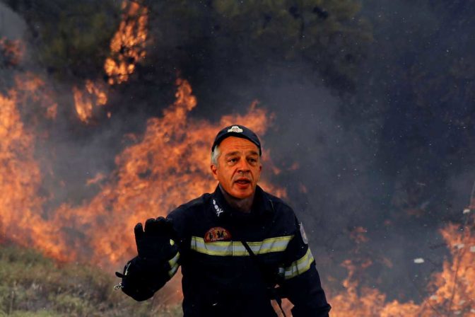 Ο... πυροσβέστης Μιχαλάκης και ο ...αδιάφορος Μαράβας