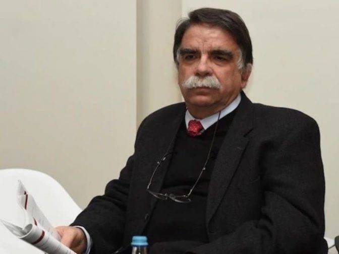 Αλ. Βατόπουλος: Κίνδυνος έξαρσης της πανδημίας. "Χρειάζεται προσοχή και όχι φόβος"...