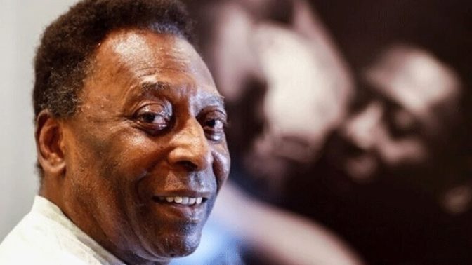 Ο Πελέ είναι στην ανάρρωση έπειτα από σοβαρό χειρουργείο, δυο βδομάδες νωρίτερα...