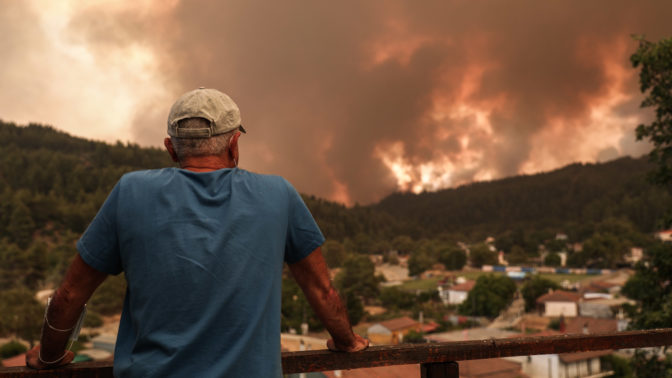 Ένα ελάχιστο τακτικό επίδομα ανεργίας πέντε μηνών για πυρόπληκτους. Ποιοι το δικαιούνται...