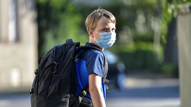Τα σχολεία ανοίγουν, αλλά κάτω από ποιες συνθήκες;