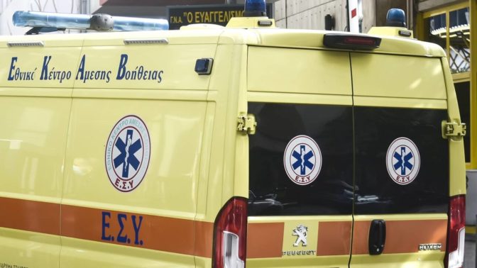 Σφοδρή σύγκρουση διερχόμενου ΙΧΕ με ασθενοφόρο, εχθές το βράδυ στη Λαμία