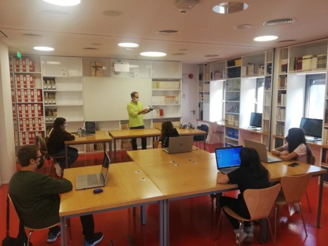 Mindstorms EV3: ξεκίνησε το εργαστήριο ρομποτικής για νέους 10-16 ετών