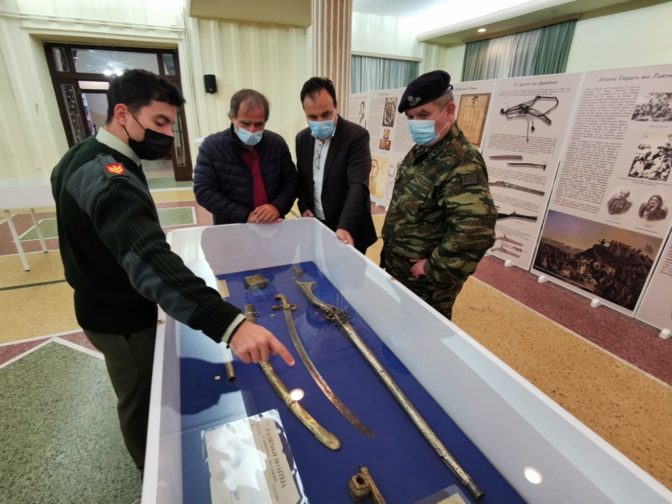 Στην έκθεση για το ‘21 «Το Μουσείο πάει Σχολείο» ο Δήμαρχος Τρικκαίων