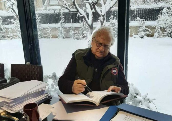 Χιονάς, χιονιάς, και ο Σωτήρης στο... "καθήκον" !