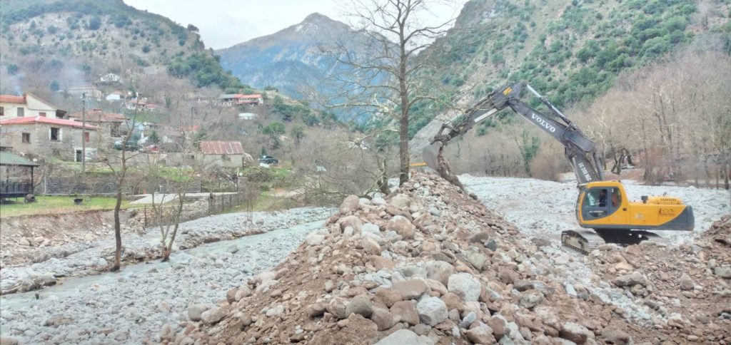 Τον οικισμό της Κάτω Παλαιοκαρυάς Πύλης προστατεύει με αντιπλημμυρικά έργα η Περιφέρεια Θεσσαλίας