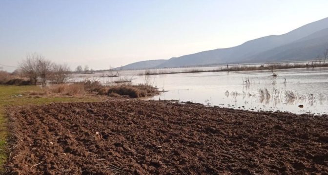 Περιοδεία του ΚΚΕ στις πληγείσες από την πλημμύρα περιοχές - Με μπαλώματα δε βάφονται αυγά!