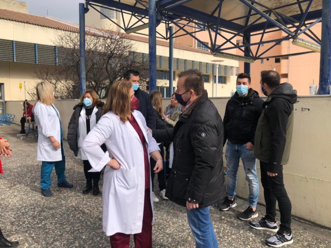 Κόκκαλης στα νοσοκομεία της Λάρισας: Η κυβέρνηση συνειδητά εγκατέλειψε το ΕΣΥ