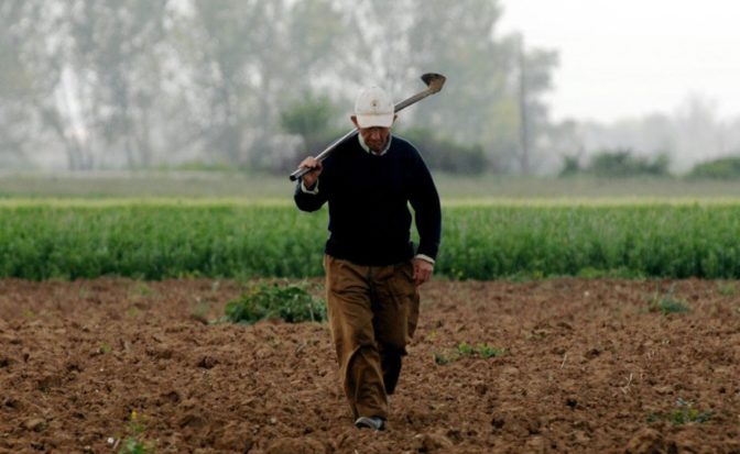Συμπαράσταση στον αγώνα των αγροτών στα μπλόκα