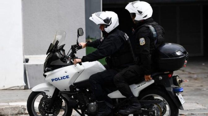 Λάρισα: Έκλεψε πουκάμισο, αλλά δεν τη γλίτωσε!