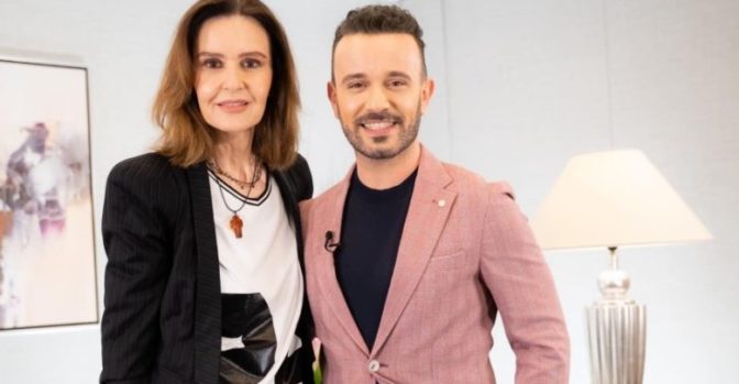 Η Κάτια Δανδουλάκη στο «Status» με τον Κωνσταντίνο Καμέα