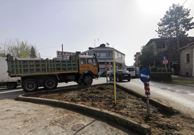 Πεζοδρόμια και διαμορφώσεις στην οδό Ηπείρου από τον Δ. Τρικκαίων