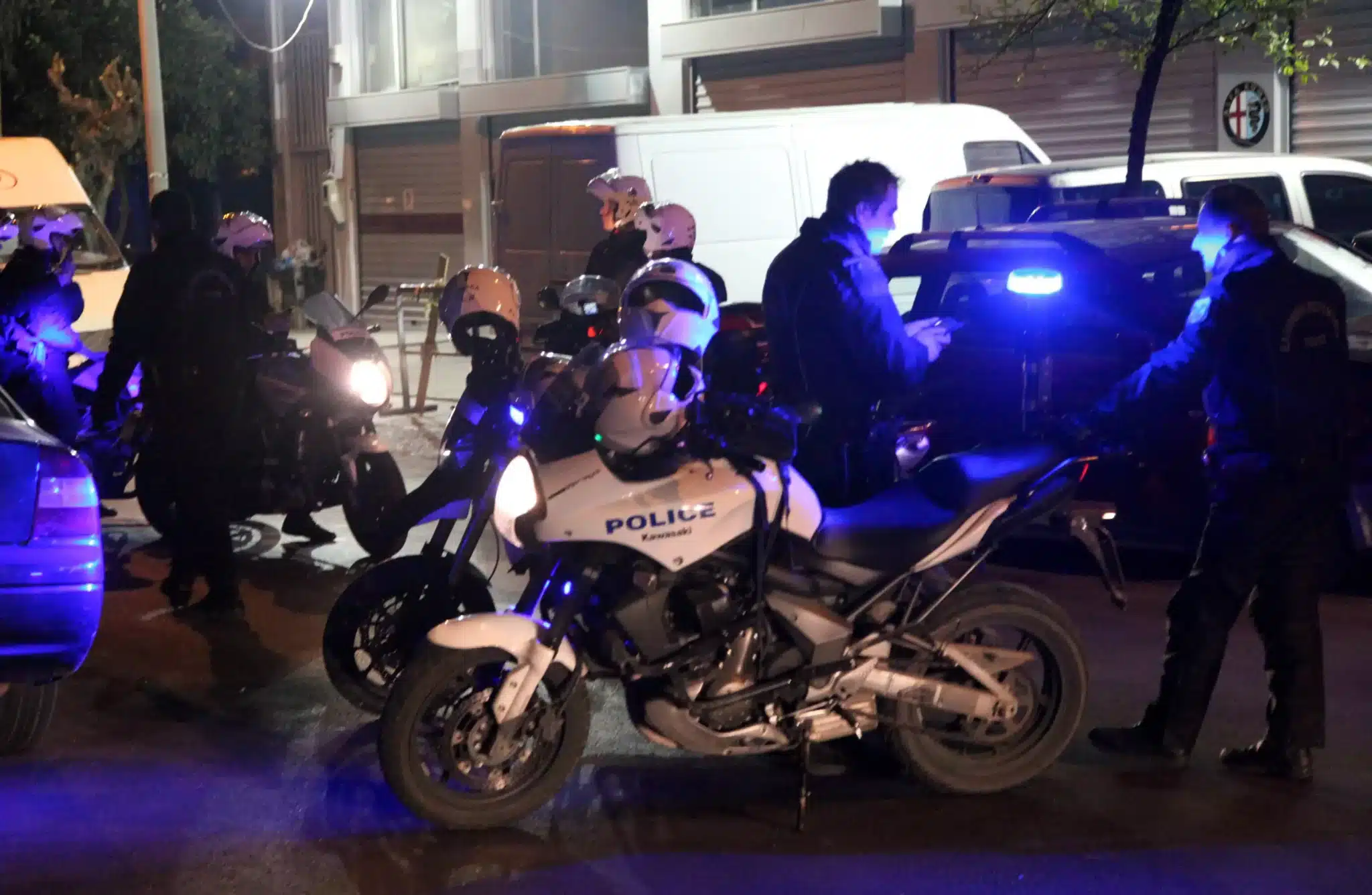 Λάρισα: Έκρυβαν στα οχήματά τους ηρωίνη και χασίς