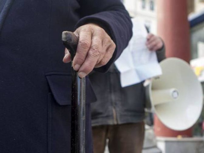 Πανθεσσαλική συγκέντρωση διαμαρτυρίας συνταξιούχων στη Λάρισα