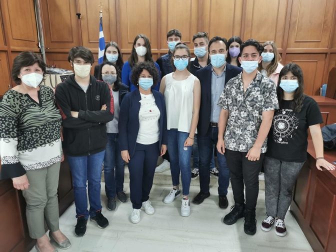 «Κυκλική οικονομία στη μόδα», από εικονική επιχείρηση τρικαλινών μαθητών