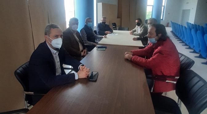 Συνάντηση Προέδρου και μελών ΔΣ του Περιφερειακού τμήματος Θεσσαλίας του Οικονομικού Επιμελητηρίου της Ελλάδας με προϊστάμενο Δ.Ο.Υ. Λάρισας