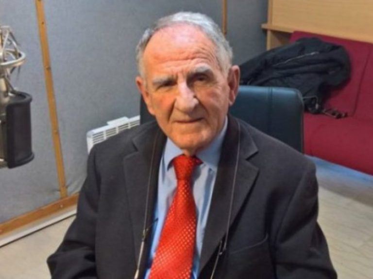 Στον απόηχο της μομφής