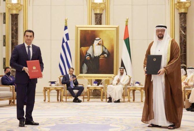 Με τον Πρωθυπουργό στο Άμπου Ντάμπι ο Κώστας Σκρέκας