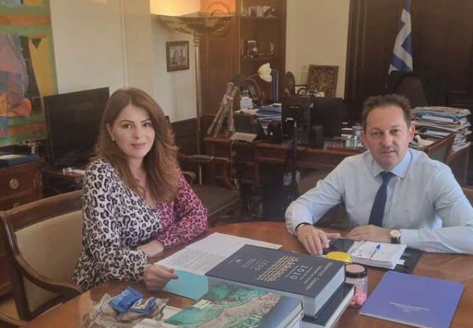 Συνάντηση Παπακώστα Πέτσα για το ζήτημα των Παλιννοστούντων και των σεισμοπαθών