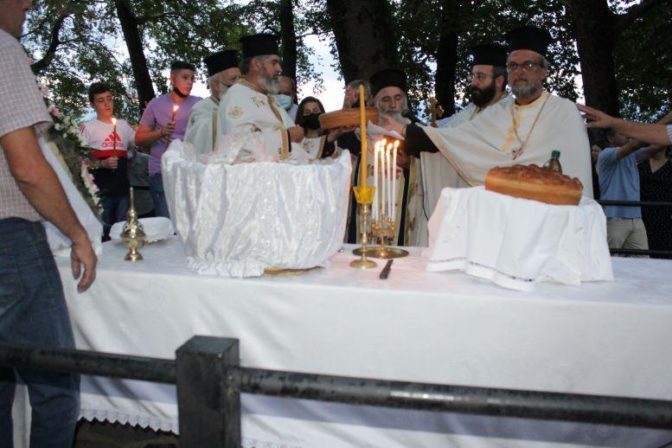 Ο δήμαρχος Πύλης Κώστας Μαράβας στον Εσπερινό στο Δροσερό την παραμονή της Παναγίας
