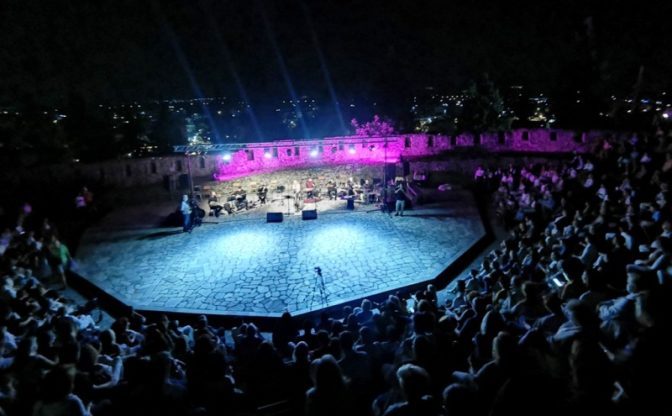 Λαμπρή μουσική παράσταση για τη Μ. Ασία στα Τρίκαλα