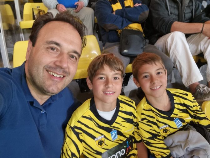 "Μύησε" τους γιούς στην Αγιά Σοφιά ο Παπαστεργίου...