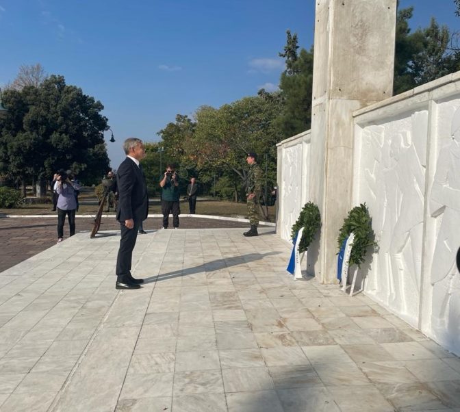 Αγοραστός: Η εθνική αυτογνωσία δείχνει το δρόμο της «πολιτικής συστράτευσης»