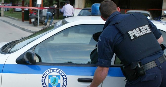 Σύλληψη δύο ημεδαπών δυνάμει ενταλμάτων σύλληψης στη Λάρισα