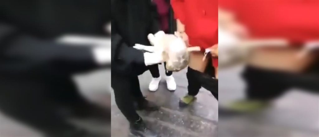 Γυναίκα γέννησε όρθια γιατί δεν πρόλαβε να κάνει τεστ κορονοϊού