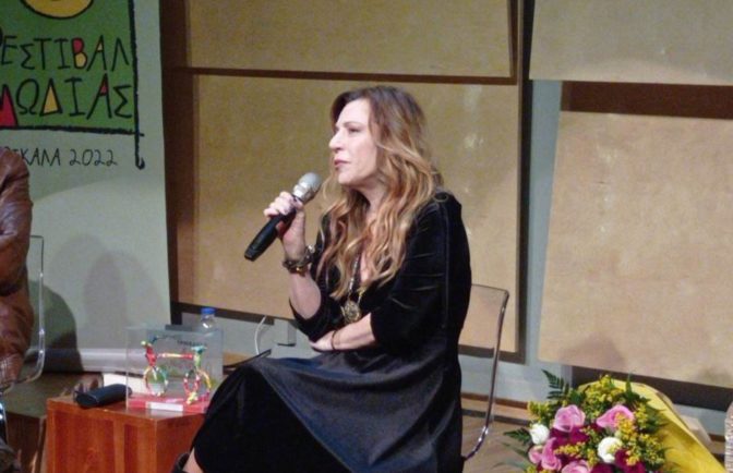 Δήμητρα Παπαδοπούλου: Ο Δήμαρχός σας είναι πολύ... τεφαρίκι