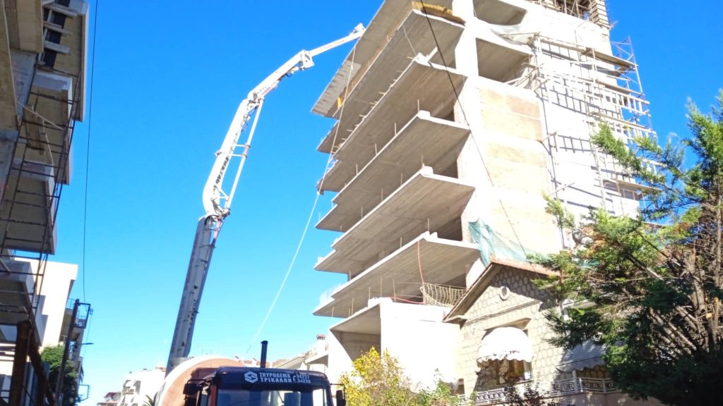 Τρέχουν... οι οικοδομές για να προλάβουν τον καιρό