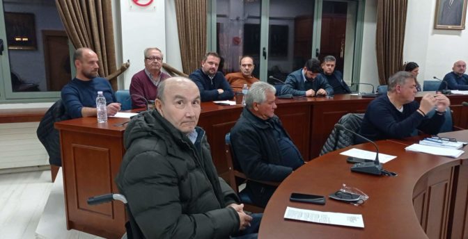 Συγκινητική επανεμφάνιση του Κώστα Ψύχου στο Δημοτικό Συμβούλιο