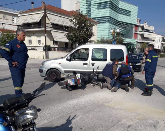 Από τύχη αποφεύχθηκαν τα χειρότερα σε τροχαίο στα Τρίκαλα